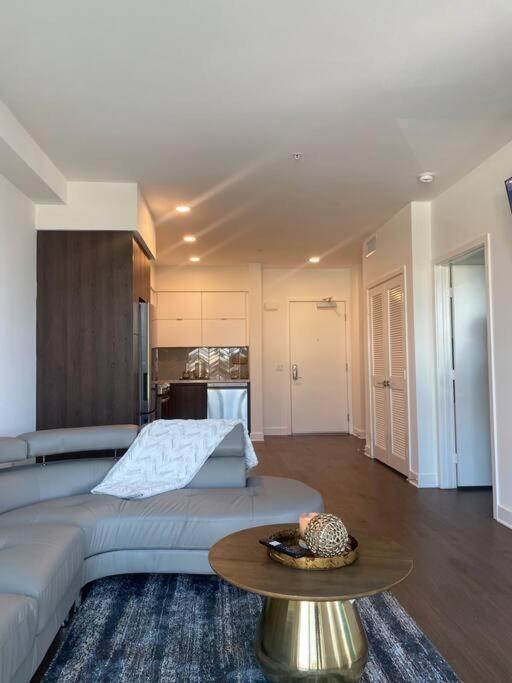 Relax On Wilshire With A View Apartment Лос Анджелис Екстериор снимка