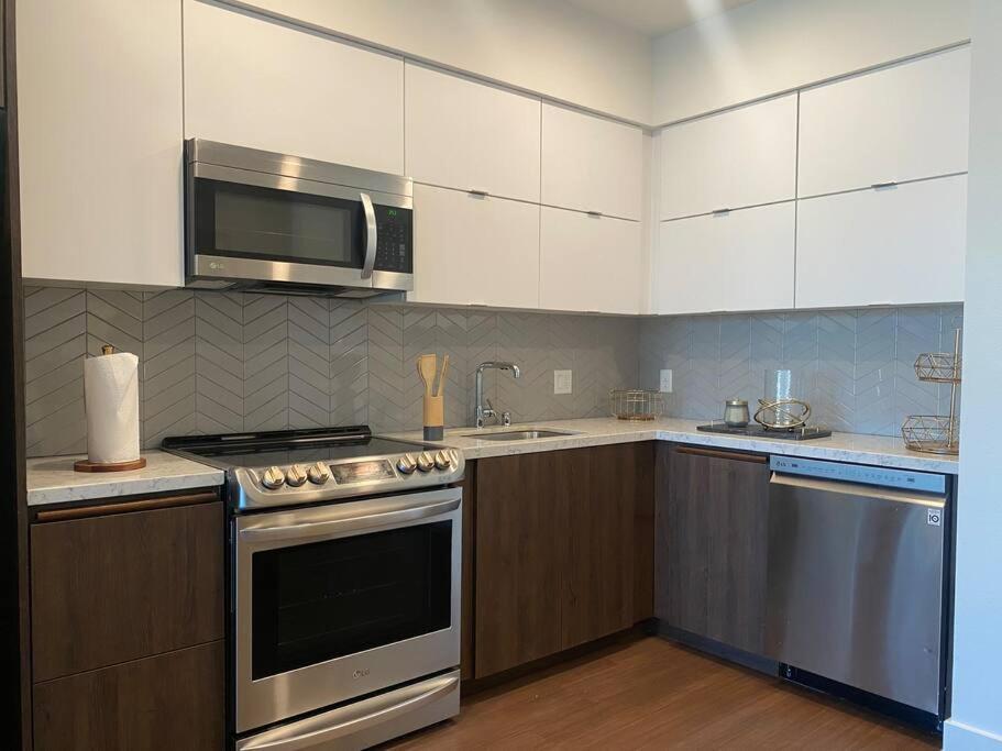 Relax On Wilshire With A View Apartment Лос Анджелис Екстериор снимка